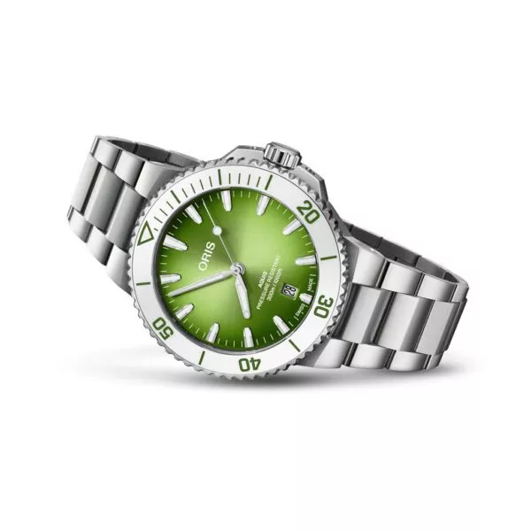 Orologio Oris Aquis Date Taste of Summer con Quadrante Verde