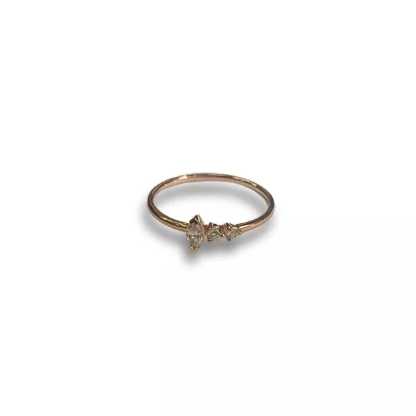 Anello Crivelli in Oro Rosa con Tre Diamanti Piccoli